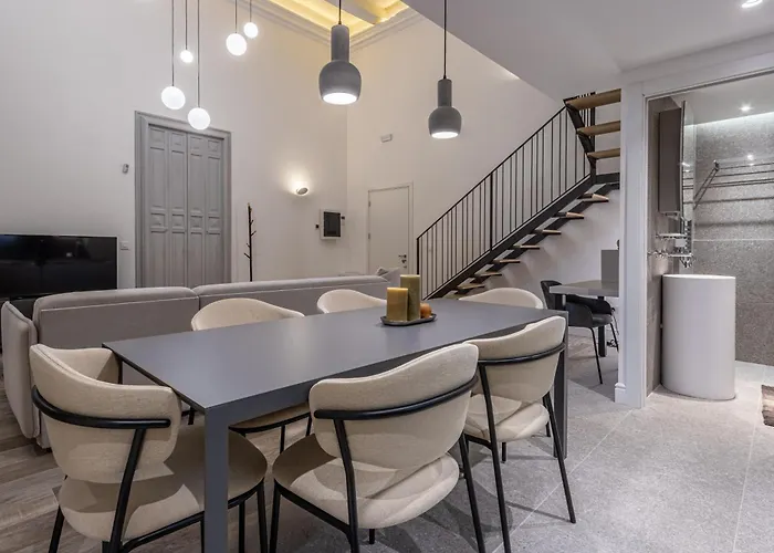 Old Theatre - Capri Apartment Valletta